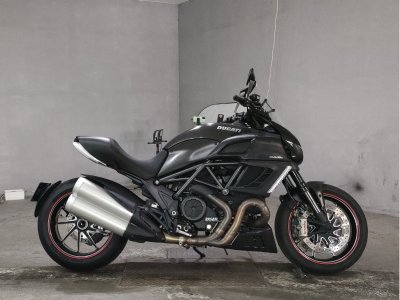 Ducati DIAVEL CARBON 2011