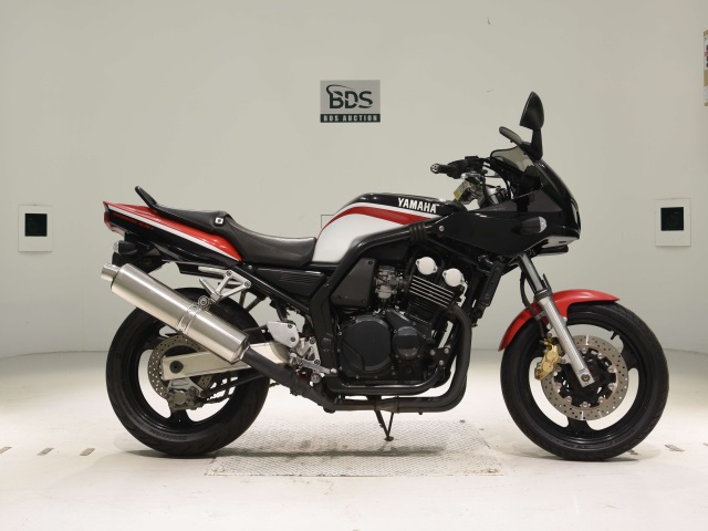 Yamaha FZ400 1999