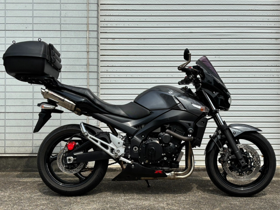 Suzuki GSR400A 2010