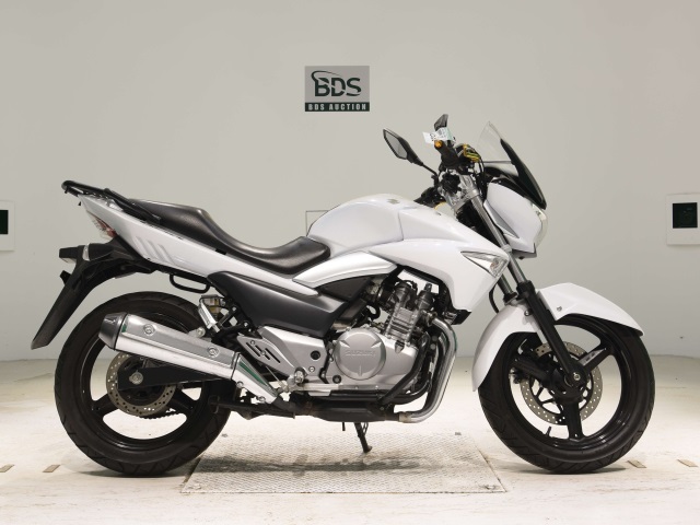 Suzuki GSR250