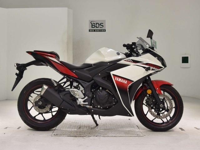 Yamaha YZF-R25 2016