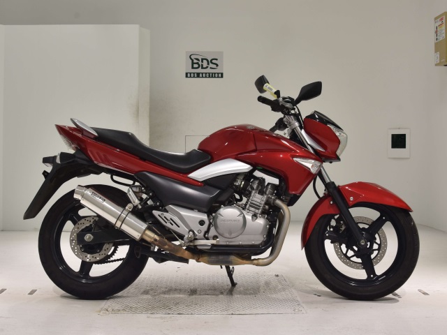 Suzuki GSR250