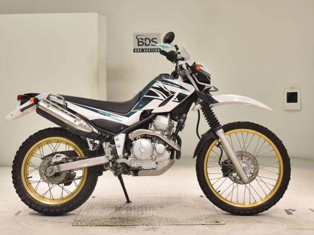 Yamaha SEROW XT250 2016