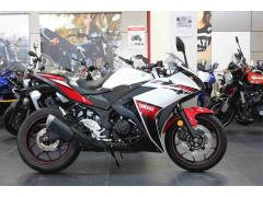 Yamaha YZF-R25 2016
