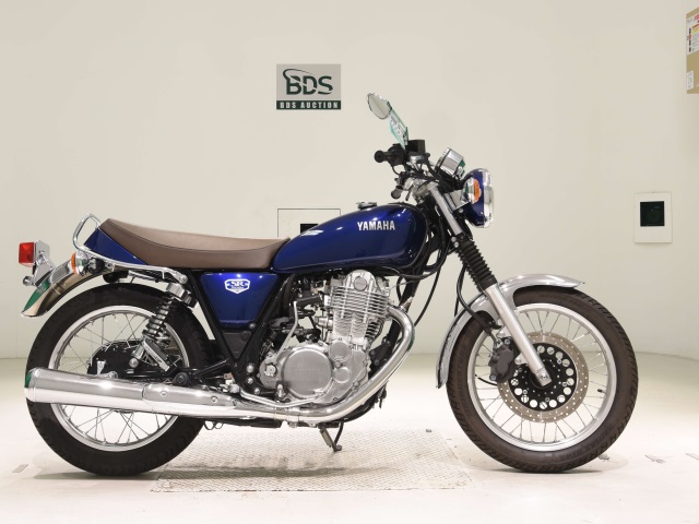 Yamaha SR400 2021