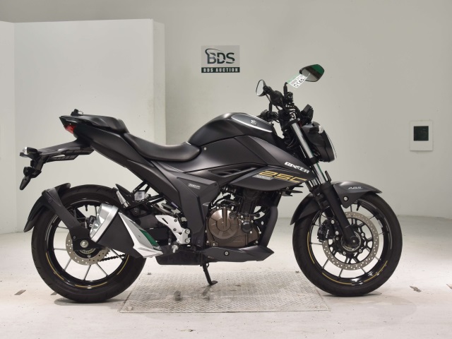 Suzuki GIXXER250