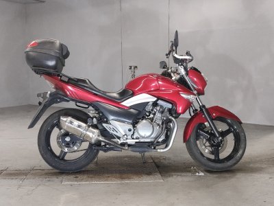 Suzuki GSR250