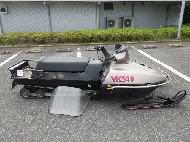 Yamaha SNOWMOBILE
