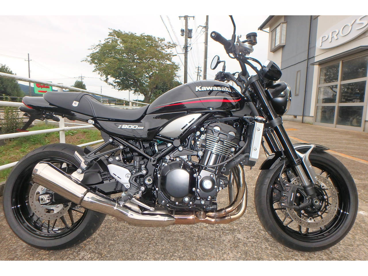 Kawasaki Z900RS 2024