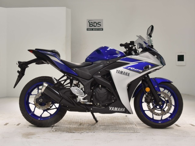 Yamaha YZF-R25 2015
