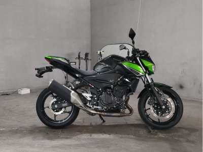 Kawasaki Z400 2022