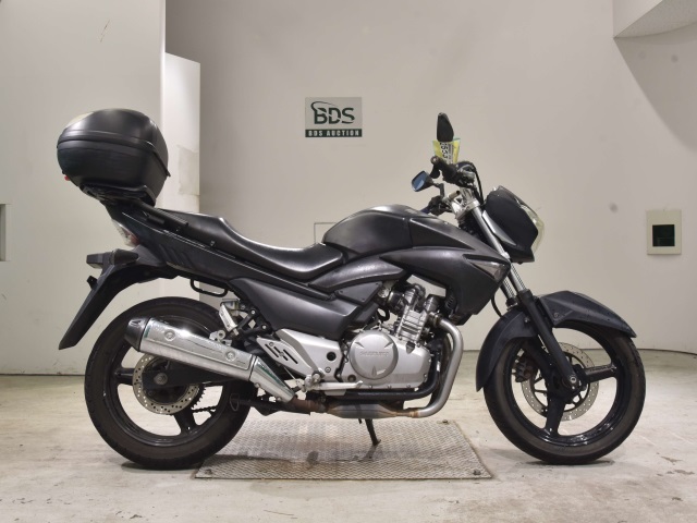 Suzuki GSR250