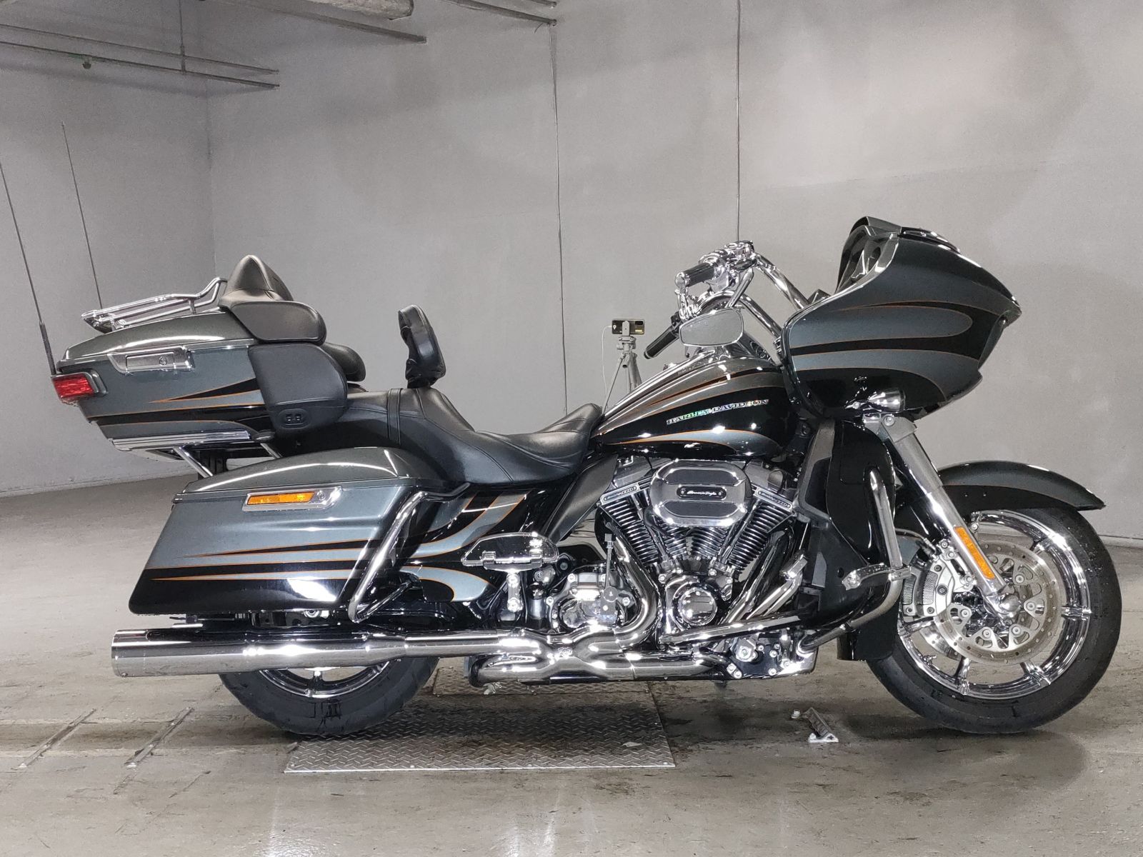HD ROAD GLIDE FLTRUSE1800 2016