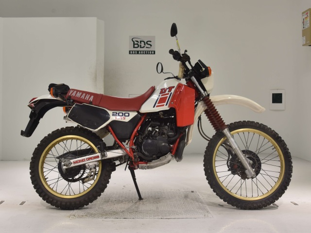 Yamaha DT200R