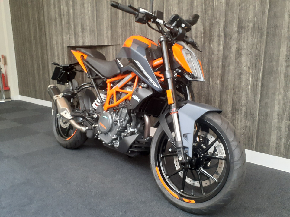 KTM 390 DUKE 2024
