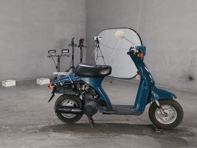 Suzuki AXIS100