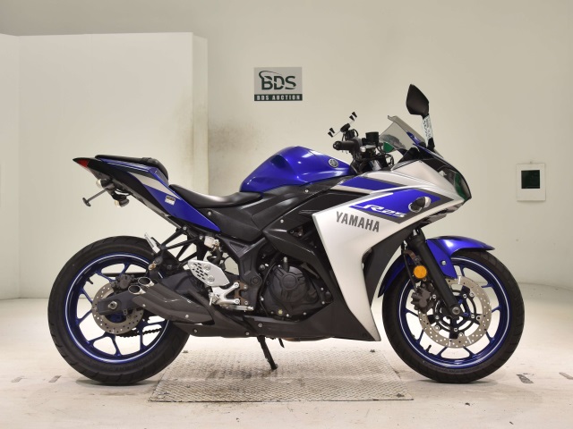 Yamaha YZF-R25 2015
