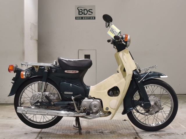 Honda C90 2005