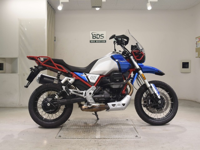 Moto Guzzi V85TT 2024