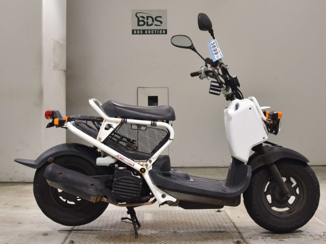 Honda ZOOMER 2011