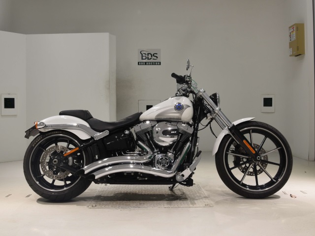 HD BREAKOUT FXSB1690 2015