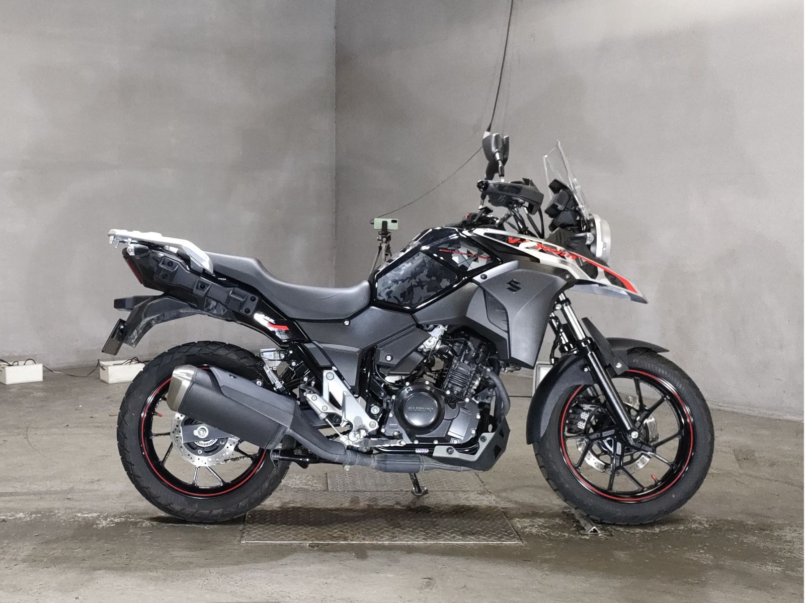 Suzuki V-STROM DL250