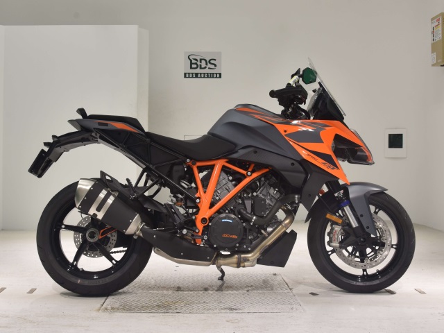 KTM 1290 SUPERDUKE GT 2024