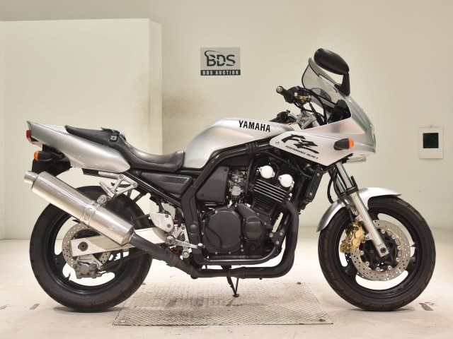 Yamaha FZ400 1997