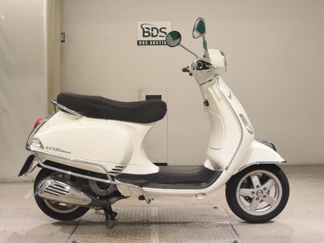 Vespa LX125
