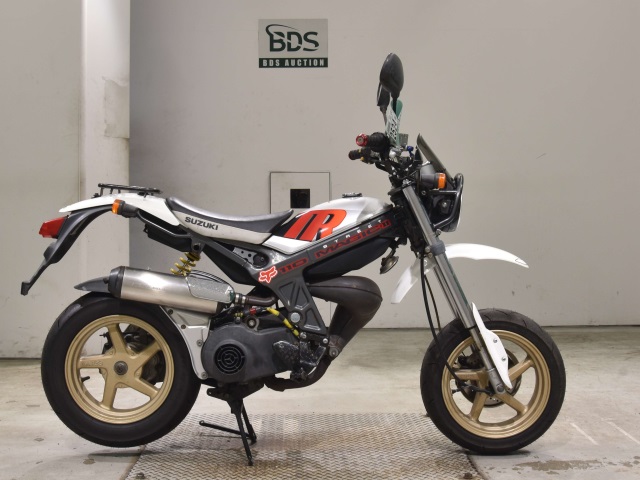Suzuki TR110S