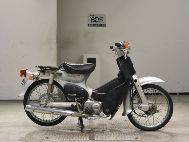 Honda C50 2002