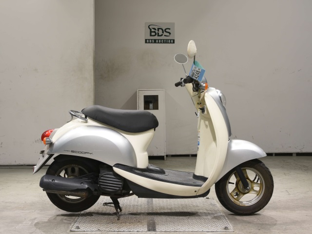 Honda SCOOPY50 2004