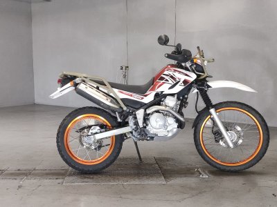 Yamaha SEROW XT250 2016