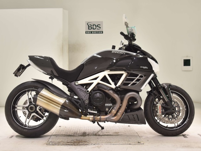 Ducati DIAVEL 2013