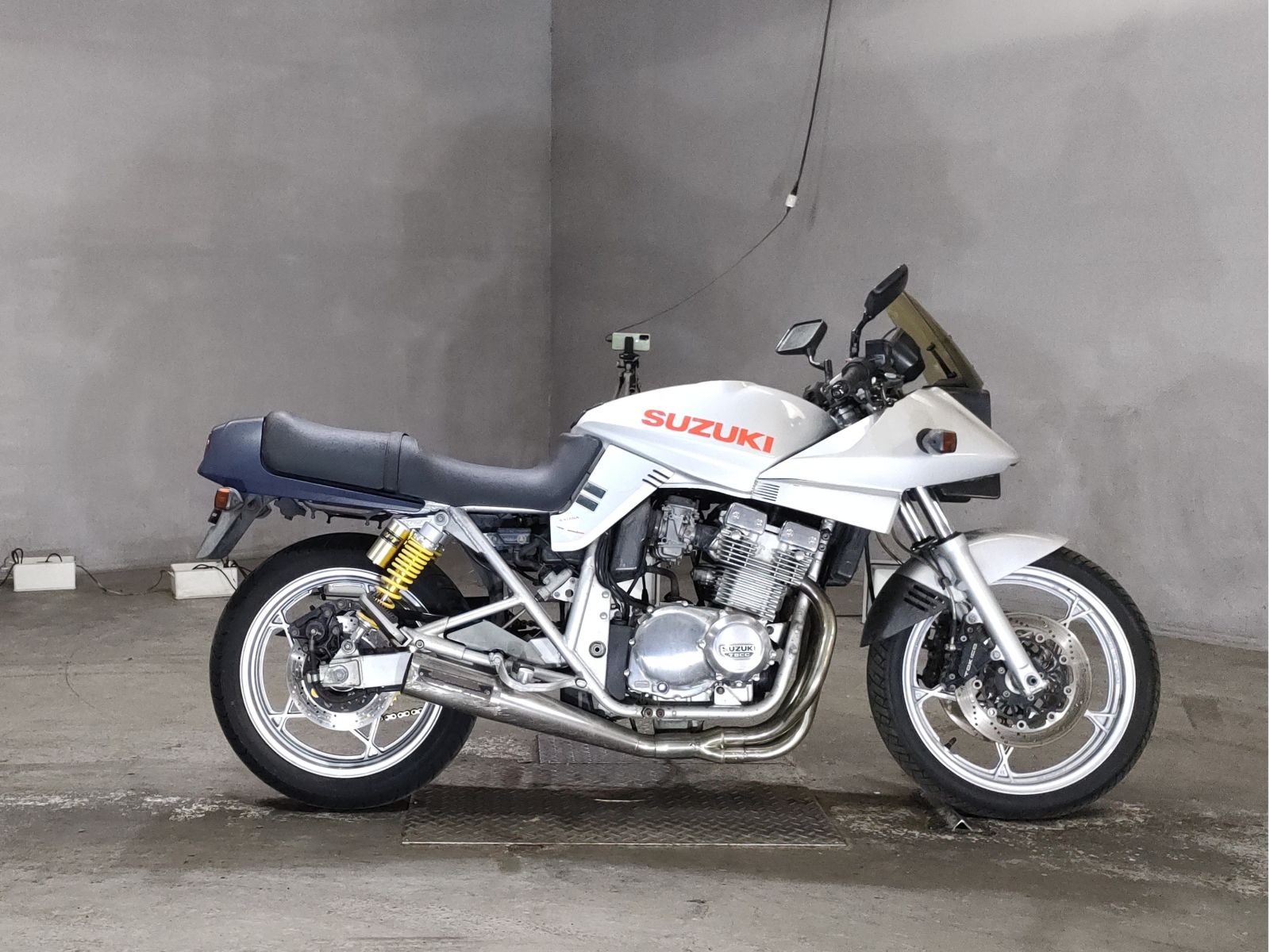 Suzuki GSX400S KATANA 1993