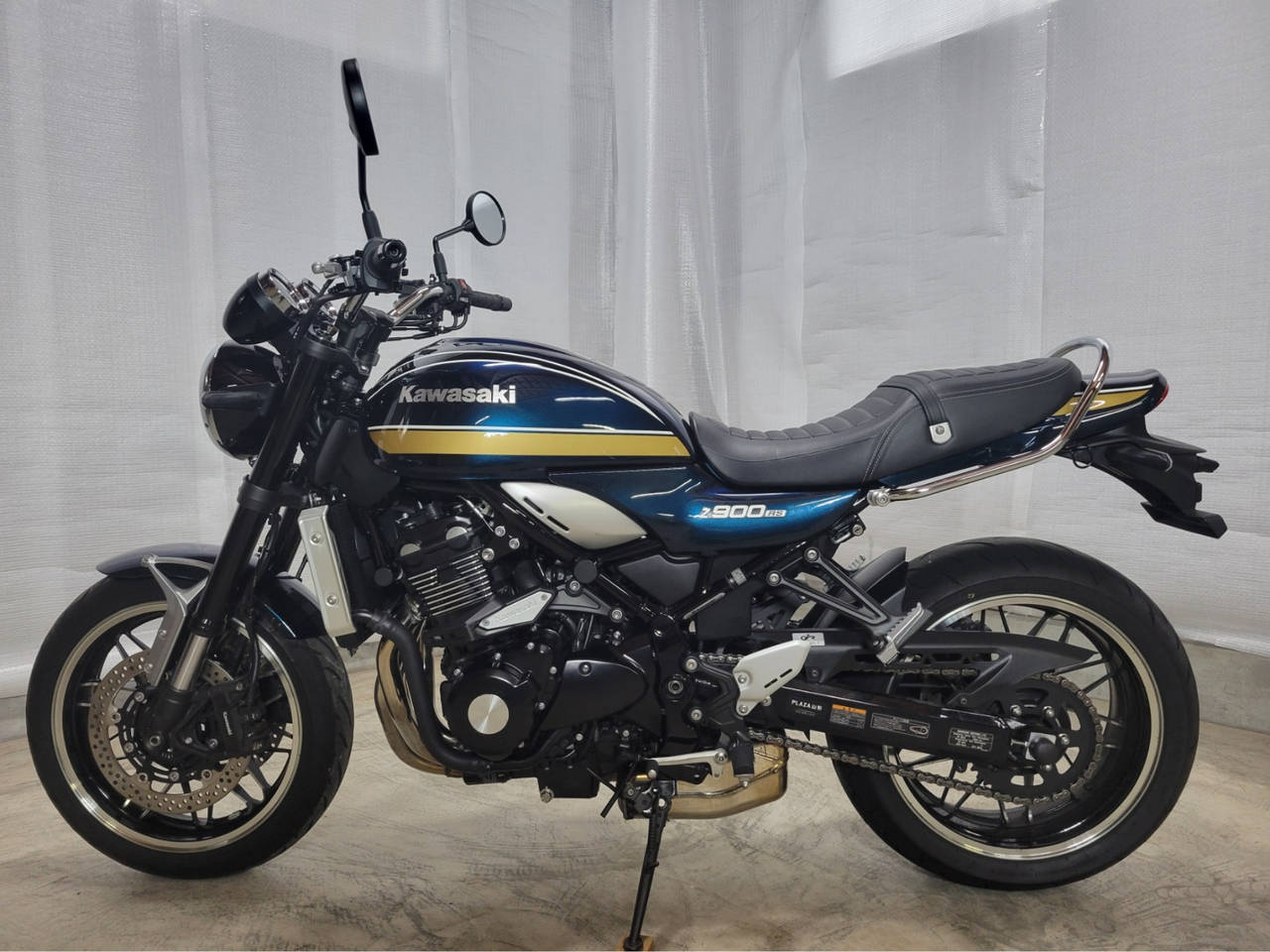 Kawasaki Z900RS 2023