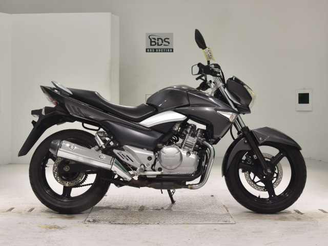 Suzuki GSR250