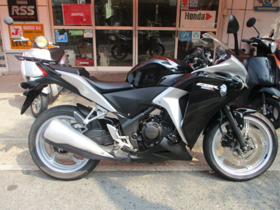 Honda CBR250R 2011