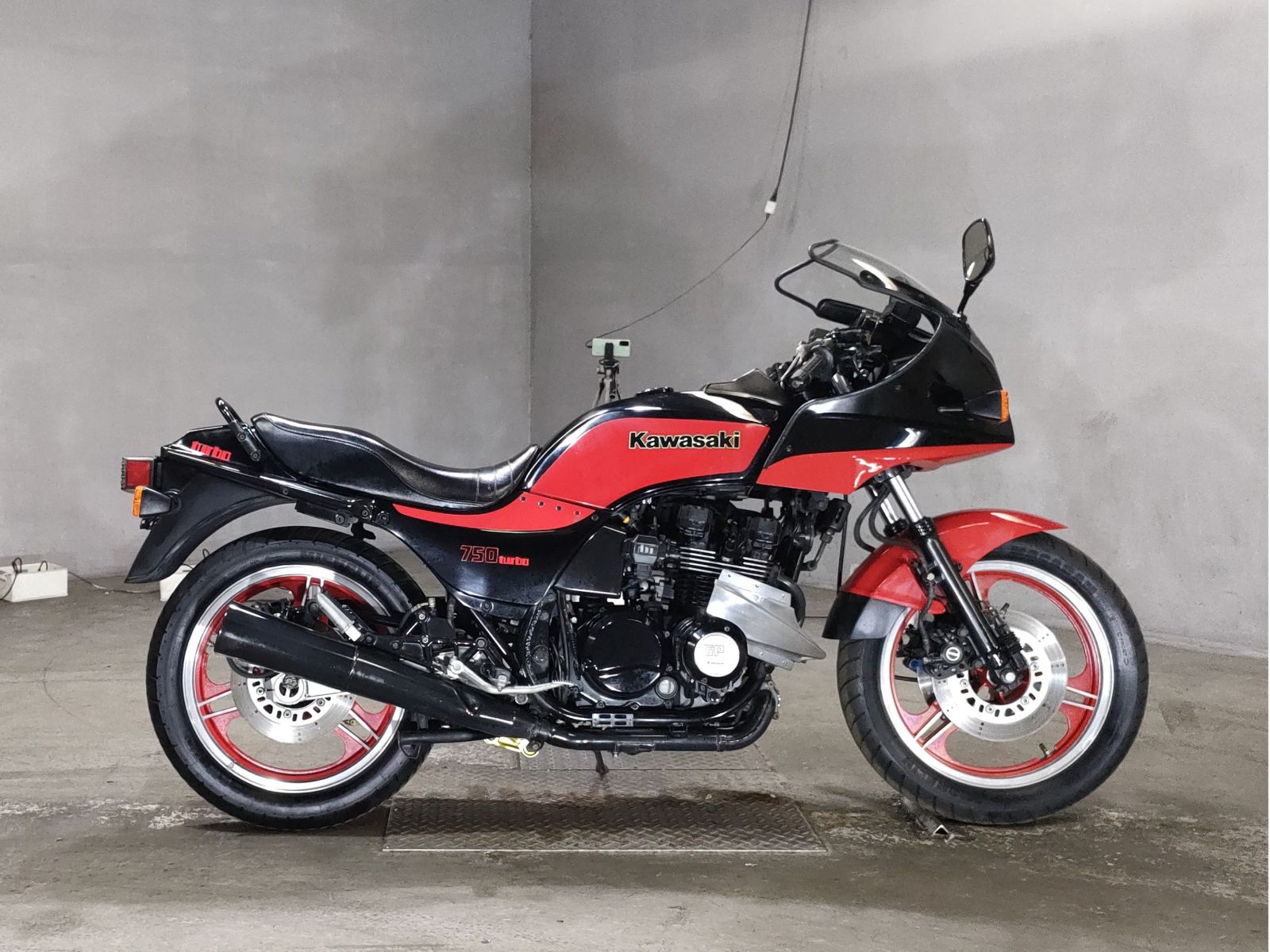 Kawasaki GPZ750 TURBO 1984