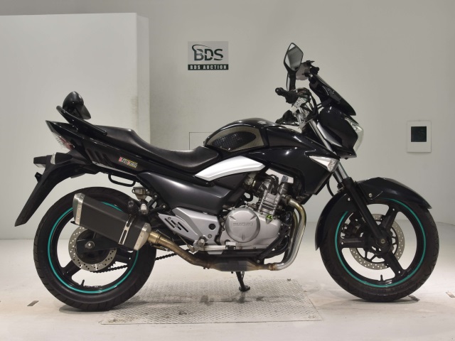 Suzuki GSR250