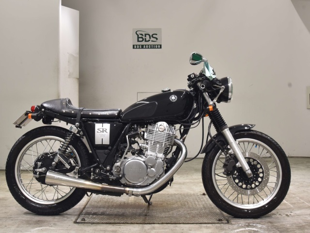 Yamaha SR400 2018