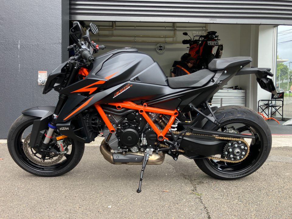 KTM 1290 SUPERDUKE R 2025