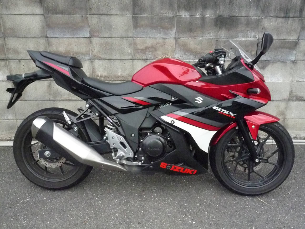 Suzuki GSX250R