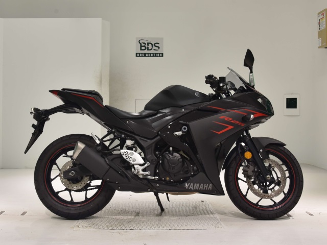 Yamaha YZF-R25 2017