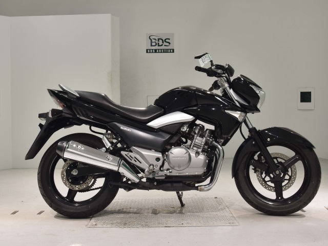 Suzuki GSR250
