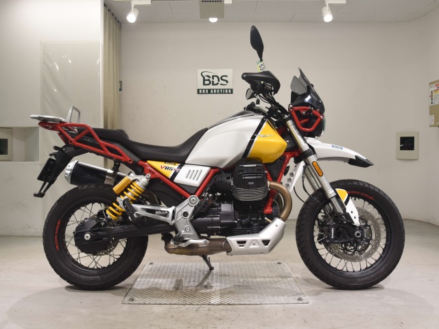 Moto Guzzi V85TT 2022