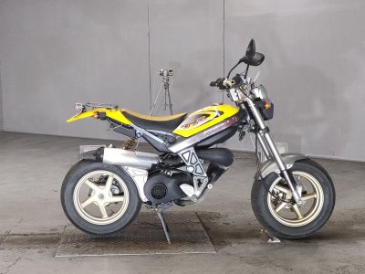 Suzuki TR110S