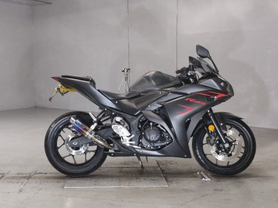 Yamaha YZF-R25 2018