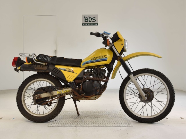 Suzuki DR125S