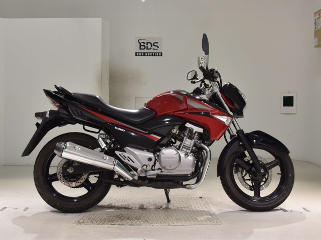 Suzuki GSR250